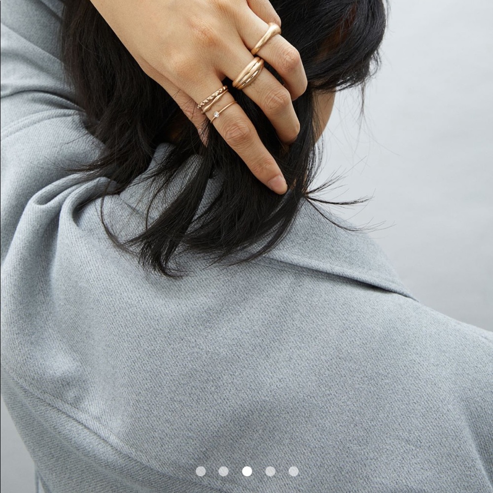 H&M SET OF 5 RINGS MATTE GOLD NEW - Picture 6 of 7
